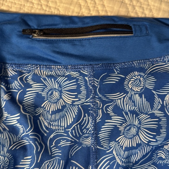 Rabbit hopper 4” shorts (M) and EZ bra-Vo (S) - Picture 3 of 6